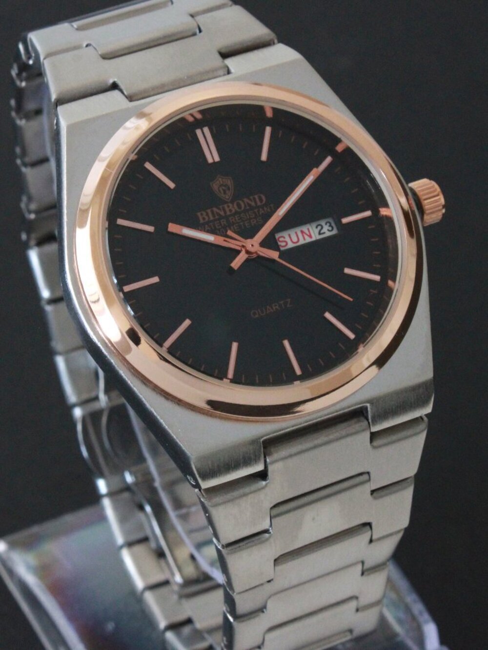 Men's Integrated Bracelet Sports Watch Stainless Steel Radiant Black Dial 40mm - Picture 2 of 8